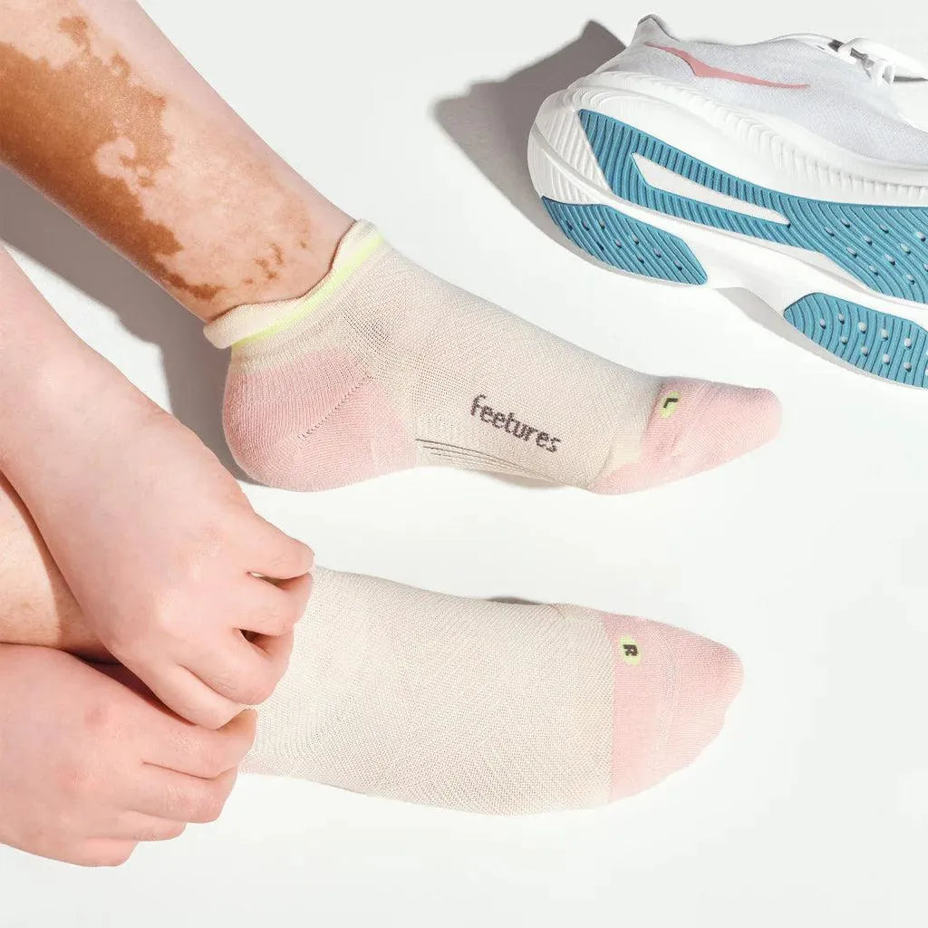 Elite Max Cushion No Show Tab Socks