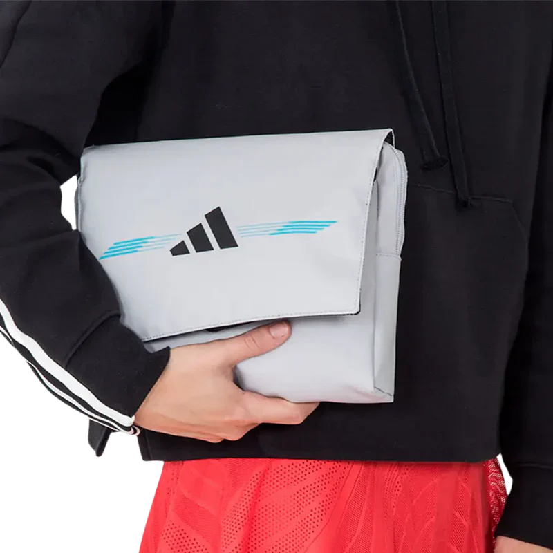 Neceser Adidas White 3.4 Martita Ortega 2025