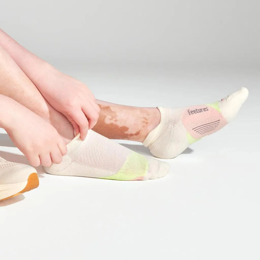 Elite Light Cushion No Show Tab Socks