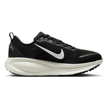 Women's Vomero 18 Running Shoes Black and Summit White