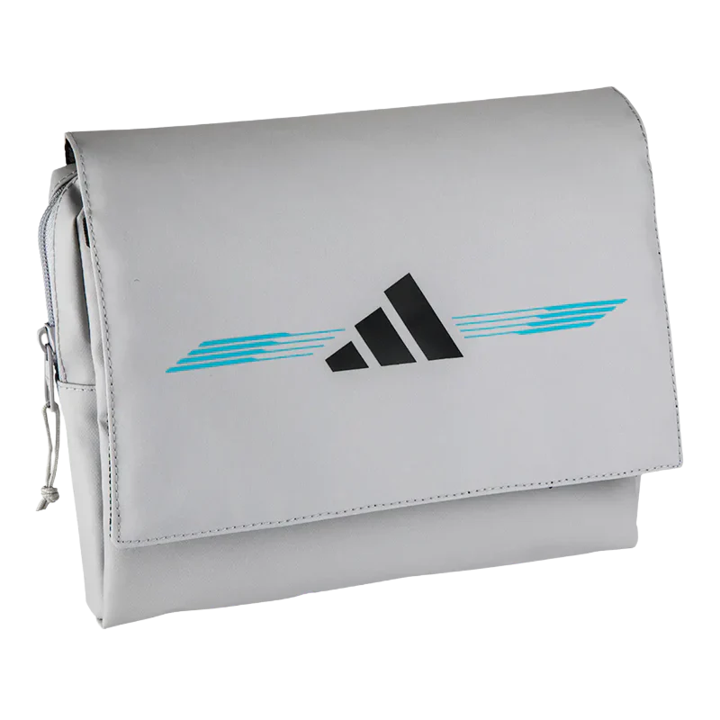Neceser Adidas White 3.4 Martita Ortega 2025