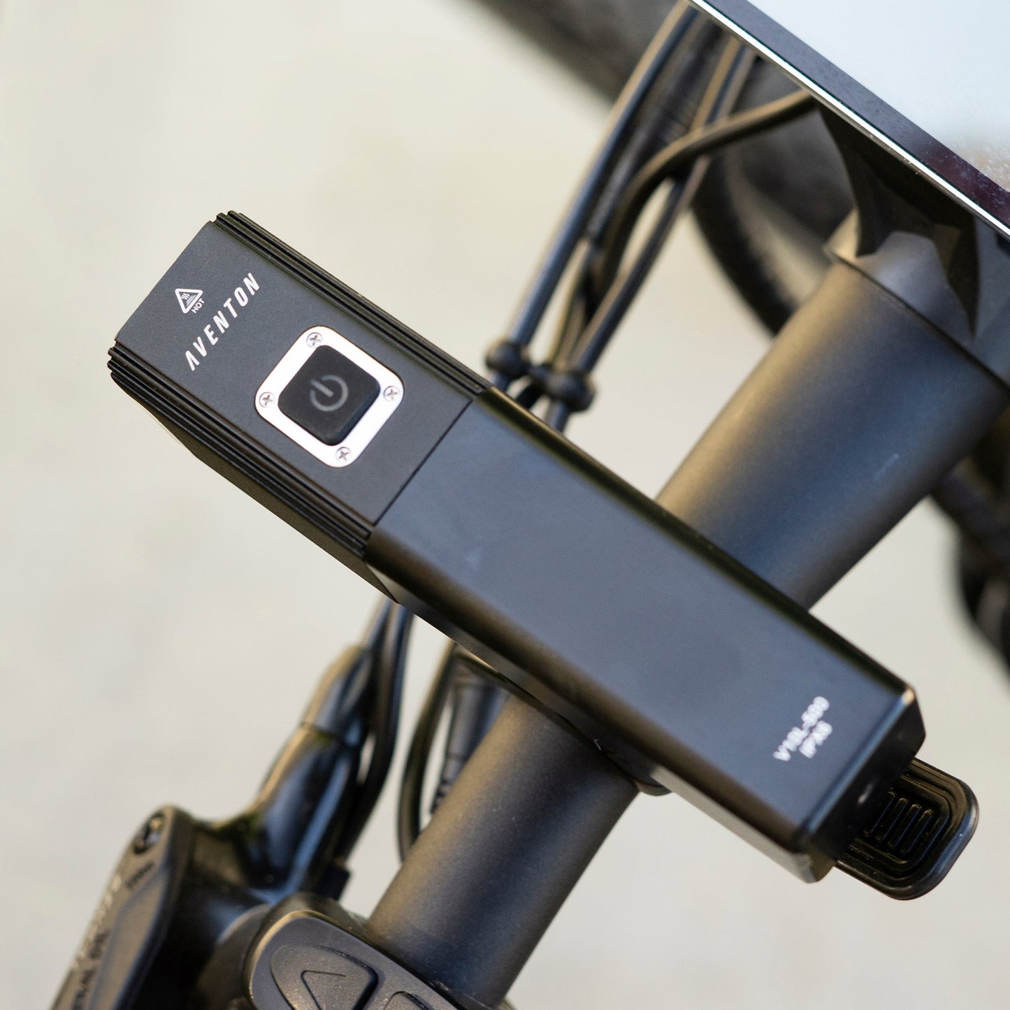 Aventon Head Light V10-500